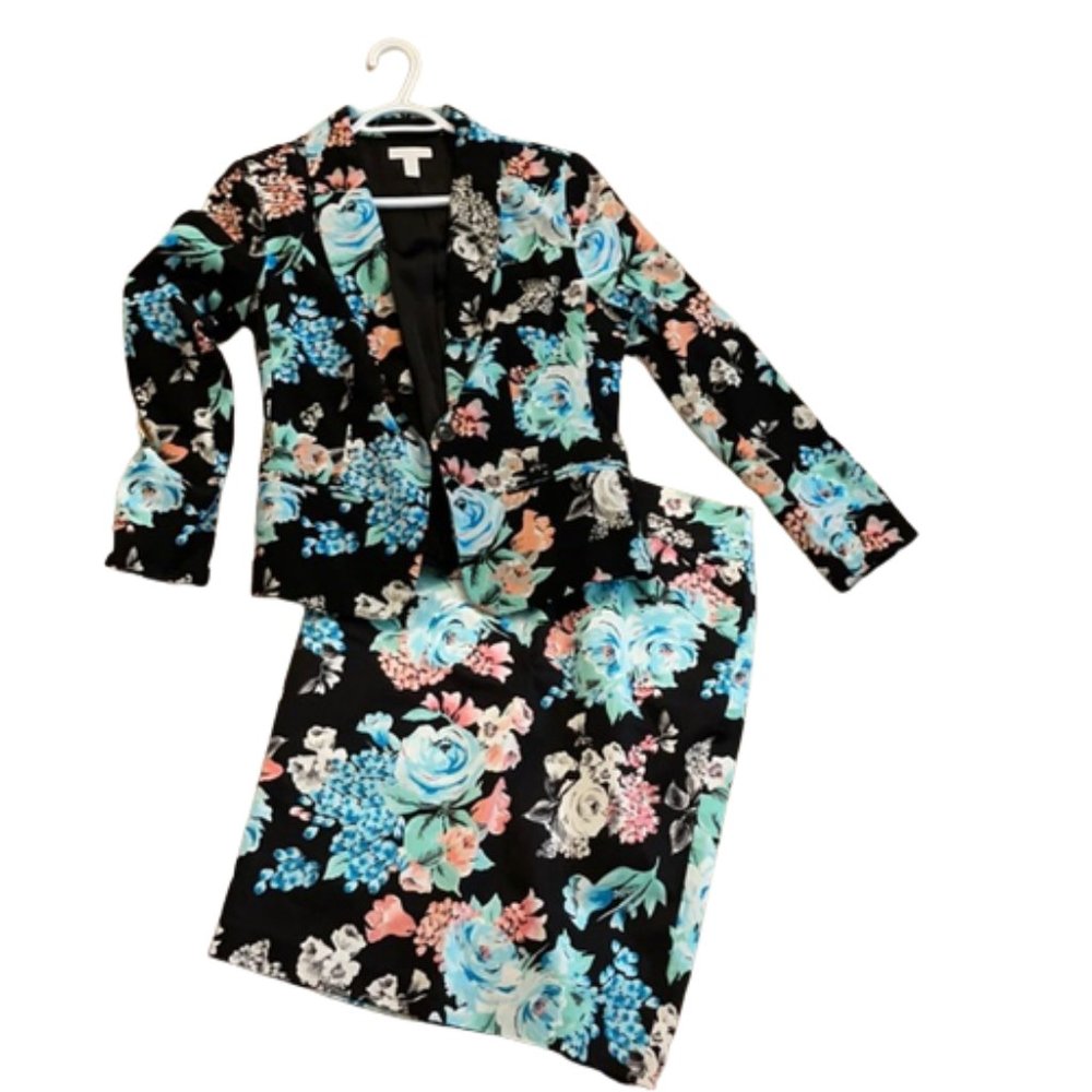 VINTAGE Blue Black Floral Skirt Suit Size Small